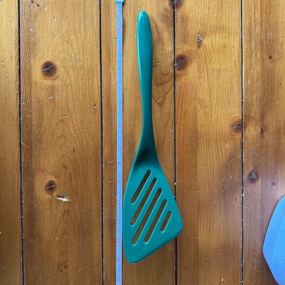 Preowned Hutzler Melamine Angled Slotted Spatula Turner Flipper Glossy Green 13" - Picture 6 of 10